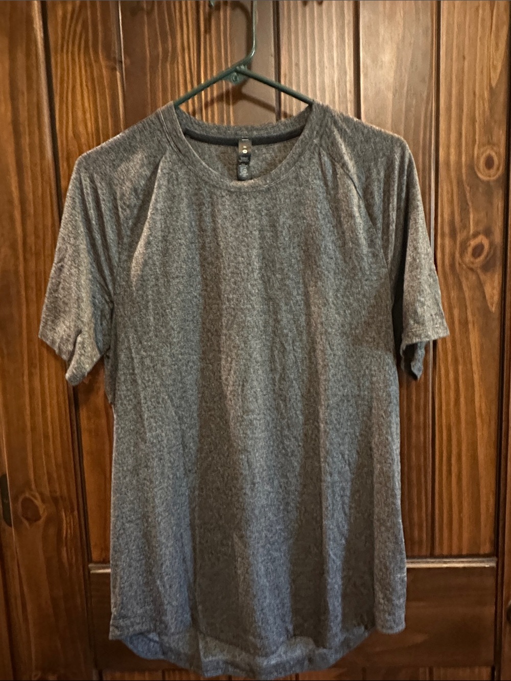 lululemon athletica Men's Heather Charcoal Short Sleeve Crew